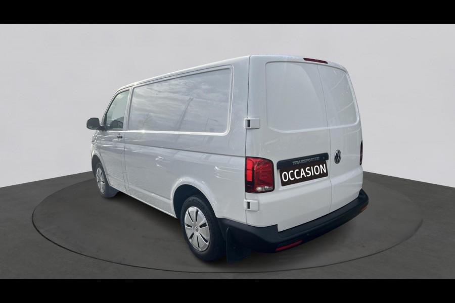 Volkswagen Transporter L1H1 2.0 TDI 110pk / Navigatie / App connect / Betimmering