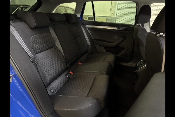 Škoda Superb Combi iV 218PK DSG HYBRID BUSINESS CAMERA/NAVI/STUURVERW.