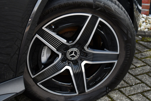Mercedes-Benz GLC 300e 4MATIC AMG Trekh Distr Burmester