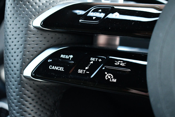 Mercedes-Benz GLC 300e 4MATIC AMG Trekh Distr Burmester