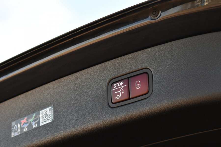 Mercedes-Benz GLC 300e 4MATIC AMG Trekh Distr Burmester