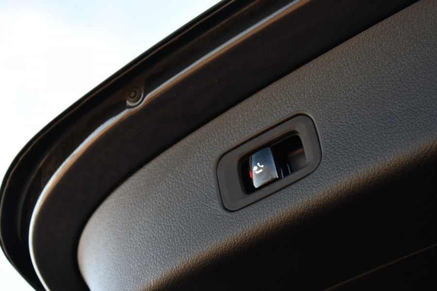 Mercedes-Benz GLC 300e 4MATIC AMG Trekh Distr Burmester