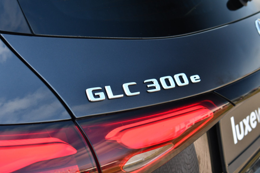 Mercedes-Benz GLC 300e 4MATIC AMG Trekh Distr Burmester