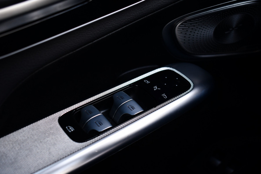 Mercedes-Benz GLC 300e 4MATIC AMG Trekh Distr Burmester