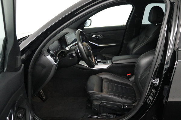 BMW 3-serie 330i High Executive Edition M-Pakket (PANORAMADAK, HEAD-UP, CAMERA, STOELVERWARMING, DEALER ONDERHOUDEN, NL-AUTO, NAP)