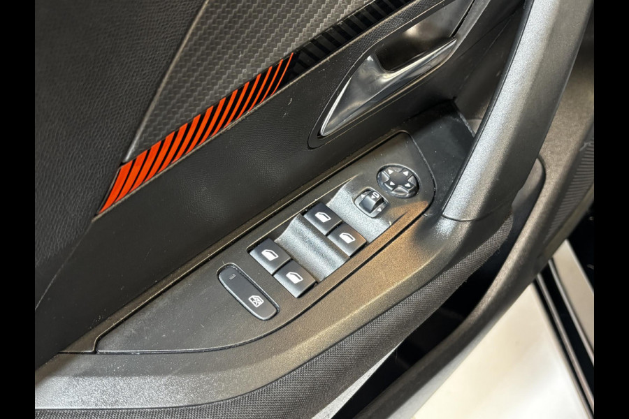 Peugeot 2008 1.2 PureTech Active Pack Navigatie | Android auto / Apple carplay | parkeersensoren achter | Cruise control
