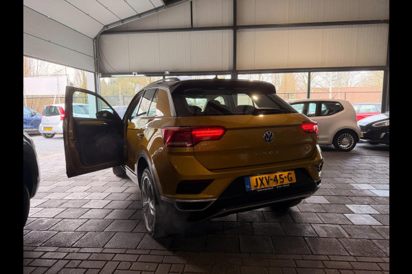 Volkswagen T-Roc 1.5 TSI Sport DSG ACC Panodak Stoelverw Navigatie Sfeerverl