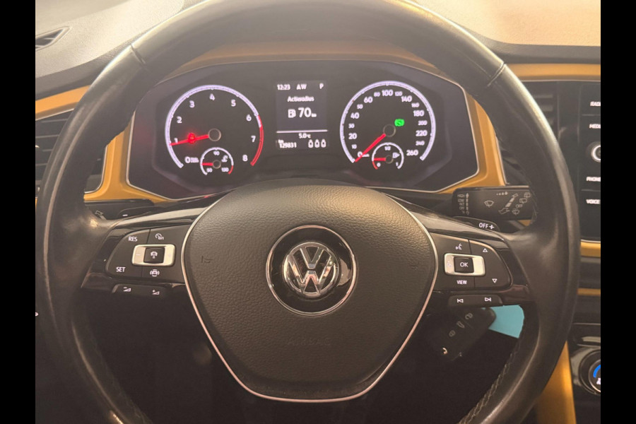 Volkswagen T-Roc 1.5 TSI Sport DSG ACC Panodak Stoelverw Navigatie Sfeerverl