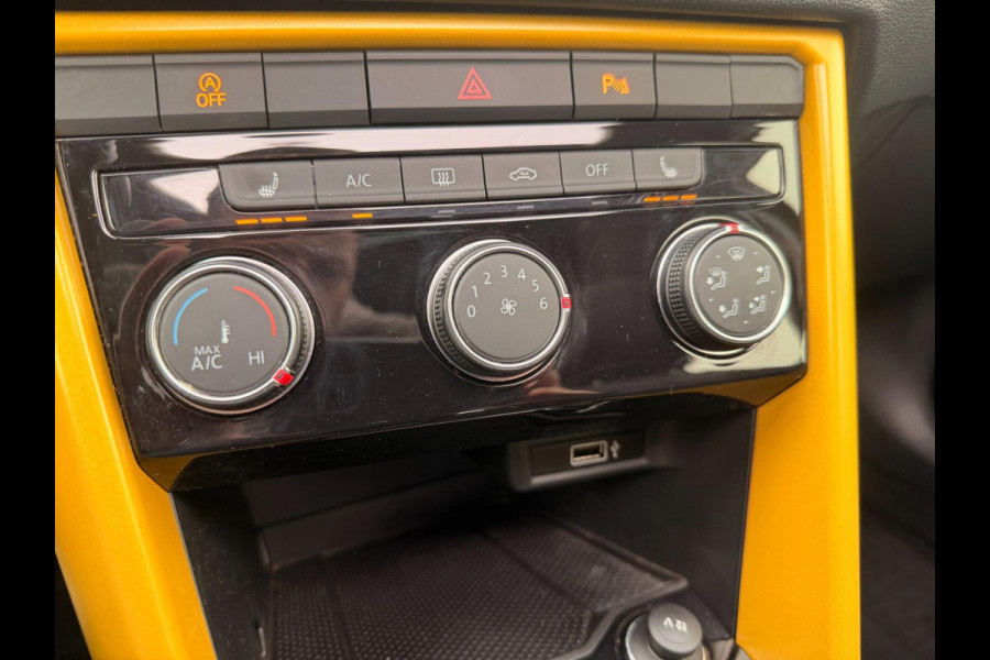 Volkswagen T-Roc 1.5 TSI Sport DSG ACC Panodak Stoelverw Navigatie Sfeerverl