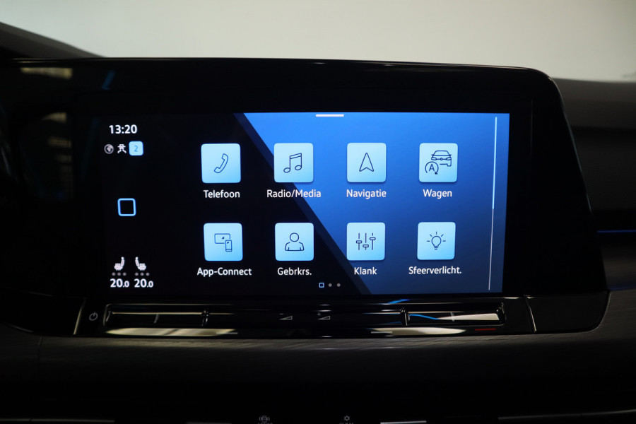 Volkswagen Golf 1.5 eTSI Style Panoramadak Elec.Trekhaak IQ-led