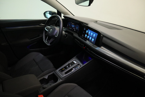 Volkswagen Golf 1.5 eTSI Style Panoramadak Elec.Trekhaak IQ-led