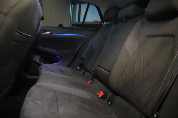 Volkswagen Golf 1.5 eTSI Style Panoramadak Elec.Trekhaak IQ-led