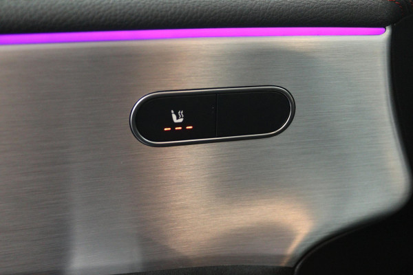 Mercedes-Benz CLA-Klasse 200 Business Solution AMG (SFEERVERLICHTING, CAMERA, LED, STOELVERWARMING, 1e EIGENAAR, GOED ONDERHOUDEN)