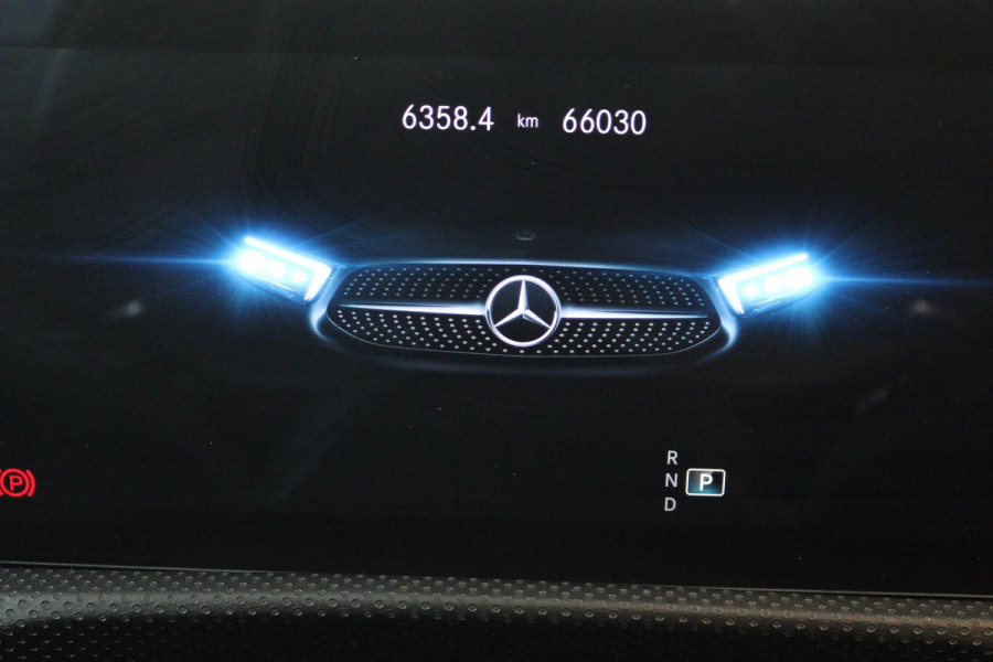 Mercedes-Benz CLA-Klasse 200 Business Solution AMG (SFEERVERLICHTING, CAMERA, LED, STOELVERWARMING, 1e EIGENAAR, GOED ONDERHOUDEN)