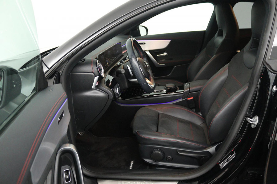 Mercedes-Benz CLA-Klasse 200 Business Solution AMG (SFEERVERLICHTING, CAMERA, LED, STOELVERWARMING, 1e EIGENAAR, GOED ONDERHOUDEN)