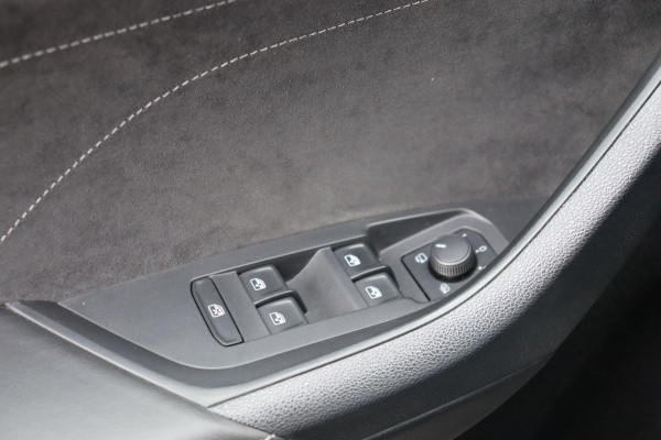 Škoda Kodiaq 1.5 TSI Sportline Business 7persoons org.NL el.trekhaak+klep camera schuifdak stuur+stoelverw.