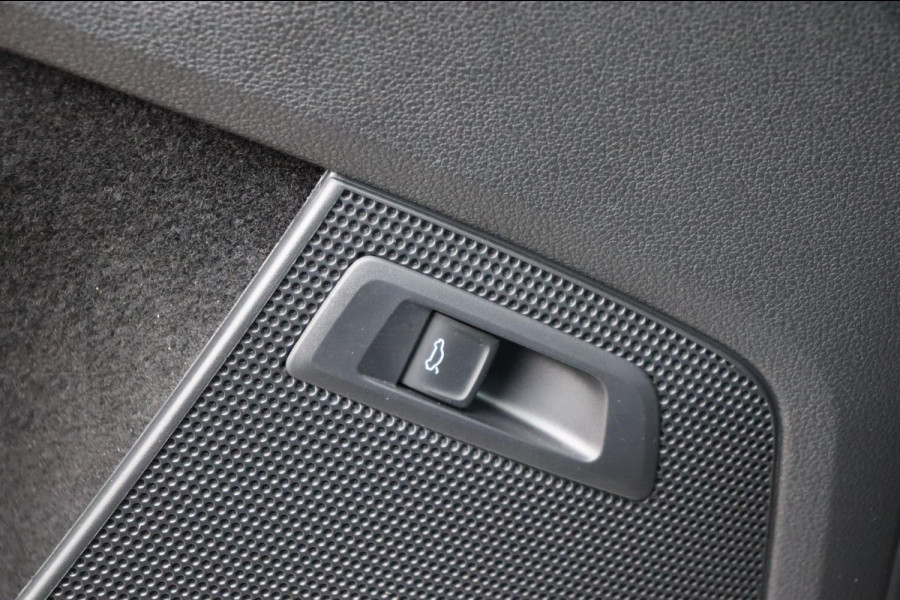 Škoda Kodiaq 1.5 TSI Sportline Business 7persoons org.NL el.trekhaak+klep camera schuifdak stuur+stoelverw.