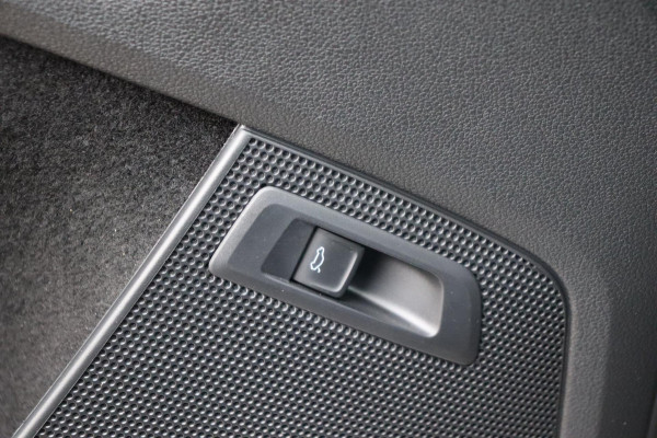 Škoda Kodiaq 1.5 TSI Sportline Business 7persoons org.NL el.trekhaak+klep camera schuifdak stuur+stoelverw.