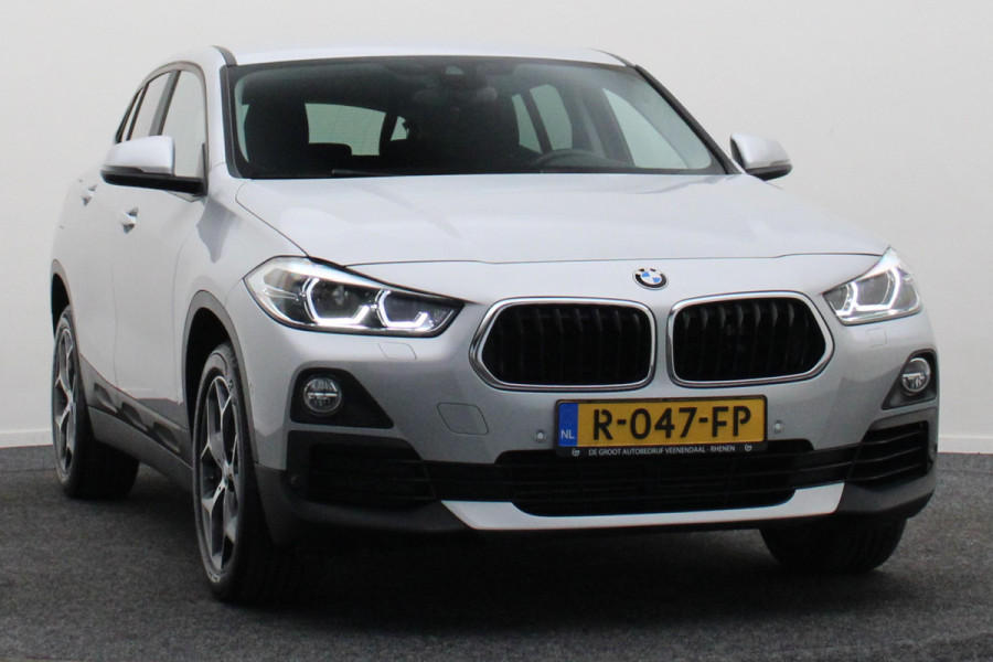 BMW X2 sDrive20i High Executive Automaat LED, Head-Up, Apple Carplay, Stoelverwarming, PDC, 17"