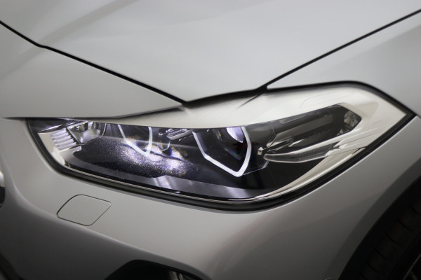BMW X2 sDrive20i High Executive Automaat LED, Head-Up, Apple Carplay, Stoelverwarming, PDC, 17"