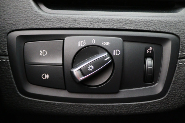 BMW X2 sDrive20i High Executive Automaat LED, Head-Up, Apple Carplay, Stoelverwarming, PDC, 17"