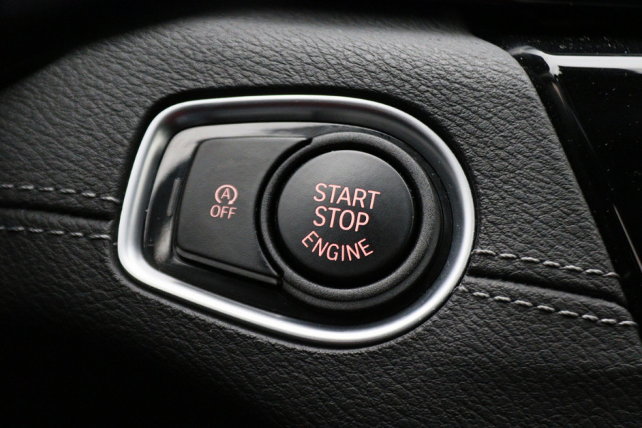 BMW X2 sDrive20i High Executive Automaat LED, Head-Up, Apple Carplay, Stoelverwarming, PDC, 17"