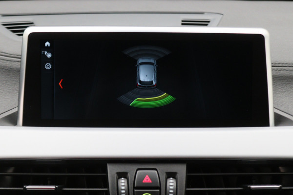 BMW X2 sDrive20i High Executive Automaat LED, Head-Up, Apple Carplay, Stoelverwarming, PDC, 17"