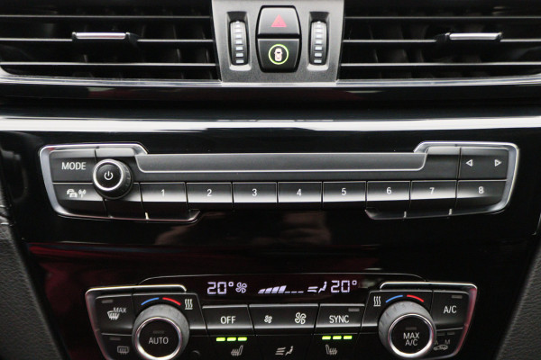 BMW X2 sDrive20i High Executive Automaat LED, Head-Up, Apple Carplay, Stoelverwarming, PDC, 17"