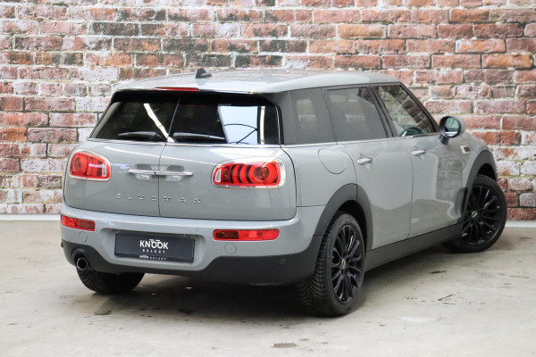 MINI Clubman One Salt Business / Navigatie / LED / Climate Control / Parkeersensoren voor+achter / 16 Inch / Bluetooth / Extra Getint Glas / Cruise Control / Sportstuurwiel / Chrome Line