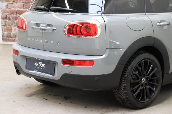 MINI Clubman One Salt Business / Navigatie / LED / Climate Control / Parkeersensoren voor+achter / 16 Inch / Bluetooth / Extra Getint Glas / Cruise Control / Sportstuurwiel / Chrome Line