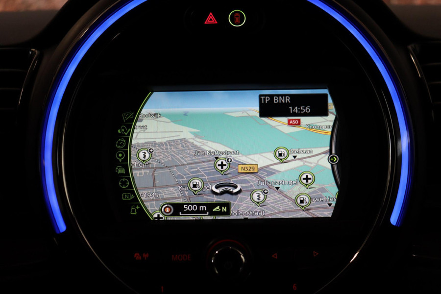 MINI Clubman One Salt Business / Navigatie / LED / Climate Control / Parkeersensoren voor+achter / 16 Inch / Bluetooth / Extra Getint Glas / Cruise Control / Sportstuurwiel / Chrome Line