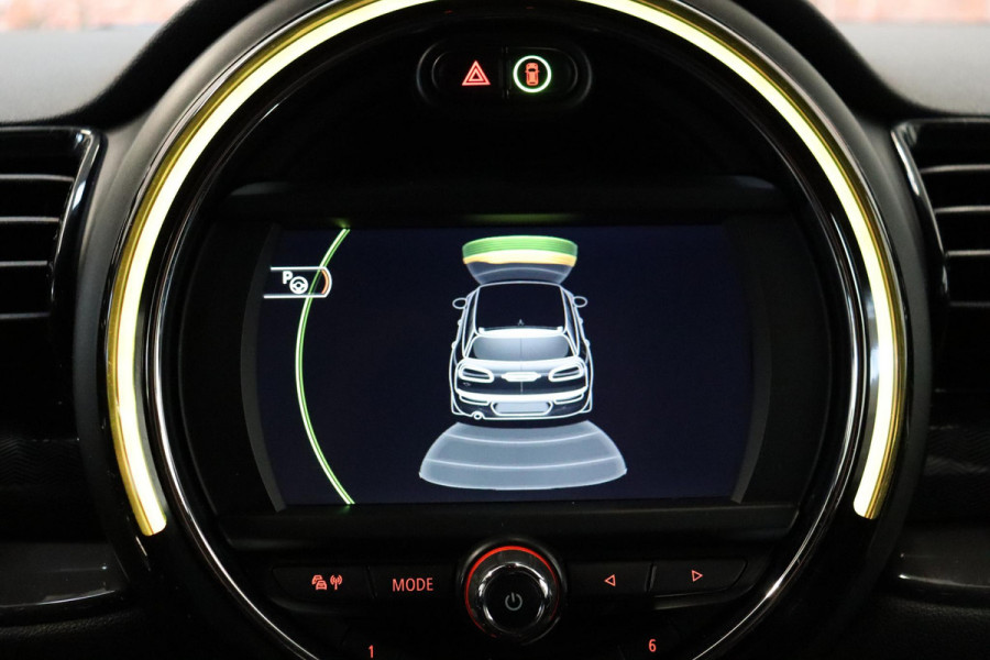 MINI Clubman One Salt Business / Navigatie / LED / Climate Control / Parkeersensoren voor+achter / 16 Inch / Bluetooth / Extra Getint Glas / Cruise Control / Sportstuurwiel / Chrome Line
