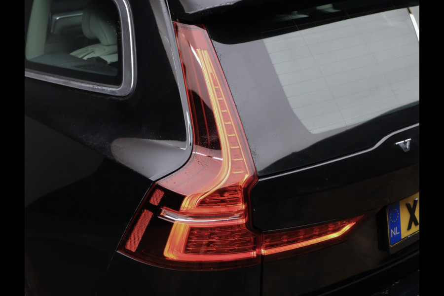 Volvo V60 2.0 T5 Sport (APPLE CARPLAY,NAVI,CAMERA,SPORTSTOELEN,LED,PDC,GETINT,NETTESTAAT)