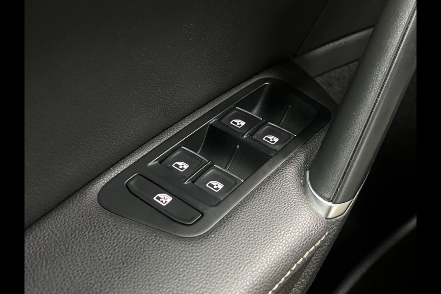 Volkswagen Golf 2.0 TSI 4Motion R*440PK*AKRA*PANO*MAXTON*ACC*CAM*