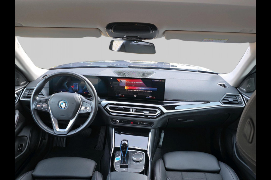 BMW i4 eDrive40 84 kWh | Automaat | Harman & Kardon | Adaptive Cruisecontrol | Elektrische kofferbak |