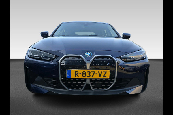 BMW i4 eDrive40 84 kWh | Automaat | Harman & Kardon | Adaptive Cruisecontrol | Elektrische kofferbak |