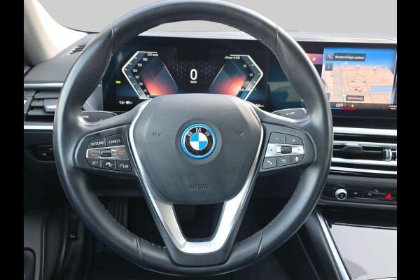 BMW i4 eDrive40 84 kWh | Automaat | Harman & Kardon | Adaptive Cruisecontrol | Elektrische kofferbak |