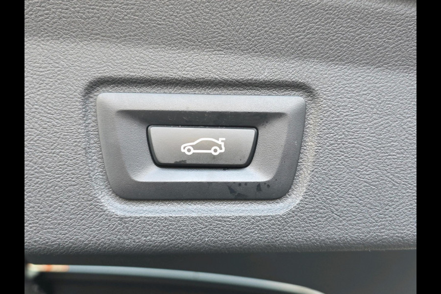 BMW i4 eDrive40 84 kWh | Automaat | Harman & Kardon | Adaptive Cruisecontrol | Elektrische kofferbak |