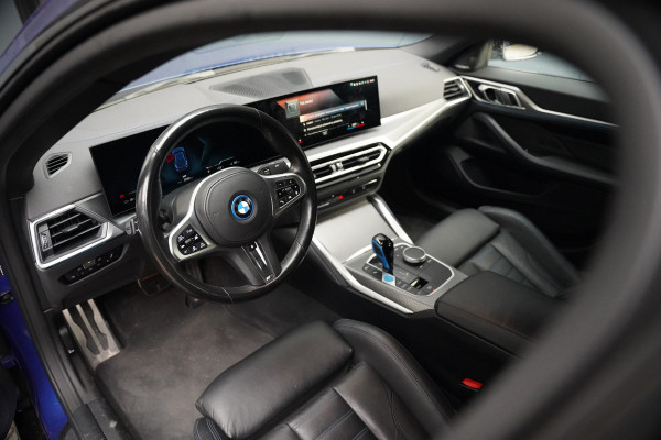 BMW i4 eDrive35 High Executive 70 kWh M Sport | Harman Kardon | Laser | M Stoelen | Camera | Stuurverwarming | Trekhaak | Memory Seats | Keyless | M Gordels | Adaptive Cruise Control | Stoelverwarming | Shadow Line |