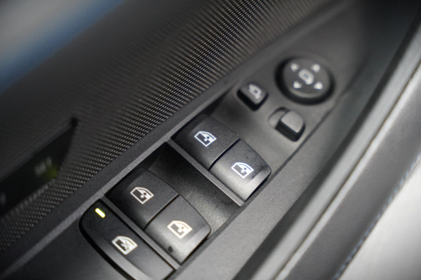 BMW i4 eDrive35 High Executive 70 kWh M Sport | Harman Kardon | Laser | M Stoelen | Camera | Stuurverwarming | Trekhaak | Memory Seats | Keyless | M Gordels | Adaptive Cruise Control | Stoelverwarming | Shadow Line |