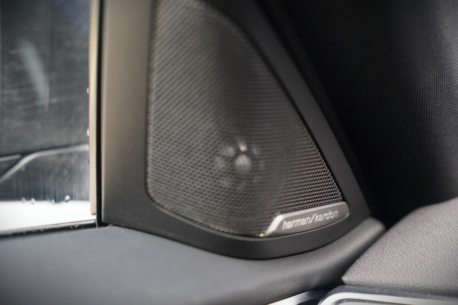 BMW i4 eDrive35 High Executive 70 kWh M Sport | Harman Kardon | Laser | M Stoelen | Camera | Stuurverwarming | Trekhaak | Memory Seats | Keyless | M Gordels | Adaptive Cruise Control | Stoelverwarming | Shadow Line |