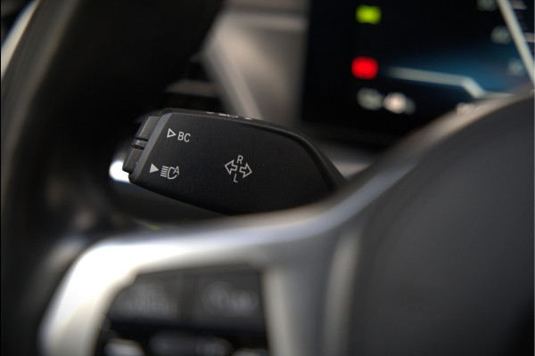 BMW i4 eDrive35 High Executive 70 kWh M Sport | Harman Kardon | Laser | M Stoelen | Camera | Stuurverwarming | Trekhaak | Memory Seats | Keyless | M Gordels | Adaptive Cruise Control | Stoelverwarming | Shadow Line |