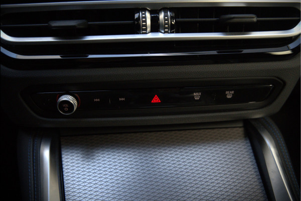 BMW i4 eDrive35 High Executive 70 kWh M Sport | Harman Kardon | Laser | M Stoelen | Camera | Stuurverwarming | Trekhaak | Memory Seats | Keyless | M Gordels | Adaptive Cruise Control | Stoelverwarming | Shadow Line |