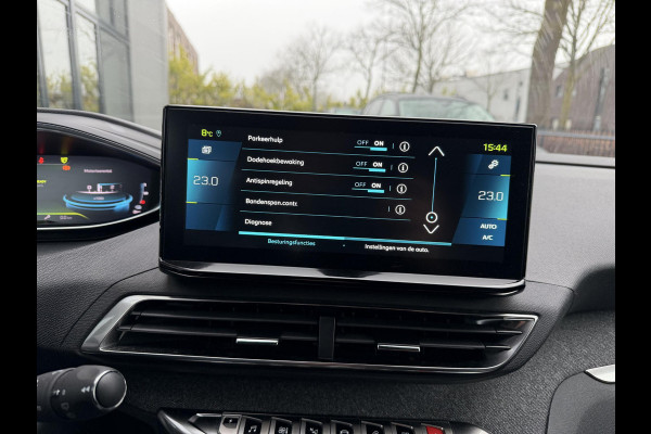 Peugeot 3008 1.6 HYbrid 300 Allure Pack Business PHEV| 300PK!| ADAPTIVE CRUISE CONTROL| STANDKACHEL| STOELVERWARMING| CAMERA VOOR + ACHTER| DODE HOEK SENSOR| ELEKTRISCHE ACHTERKLEP| RIJKLAAR. INCL 12 MND BOVAG GARANTIE