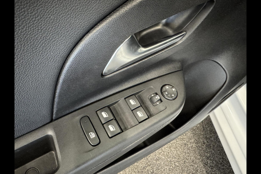 Opel Corsa 1.2 Turbo Hybrid 100pk GS Automaat Navigatie Apple Carplay/Android Auto Camera Parkeersensoren Cruise Control Dodehoek assistent Airco Lichtmetalen velgen Virtual Cockpit Getinte ramen