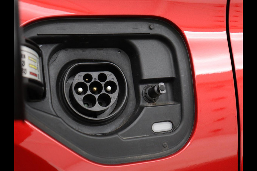 CUPRA Leon 1.4 eHybrid | Trekhaak | Stoelverwarming | Carplay | Camera | Navigatie | Adaptive cruise | Stuurverwarming | Keyless | Full LED | Sportstoelen | PHEV | Plug In