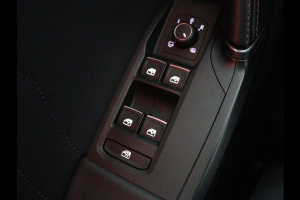 CUPRA Leon 1.4 eHybrid | Trekhaak | Stoelverwarming | Carplay | Camera | Navigatie | Adaptive cruise | Stuurverwarming | Keyless | Full LED | Sportstoelen | PHEV | Plug In