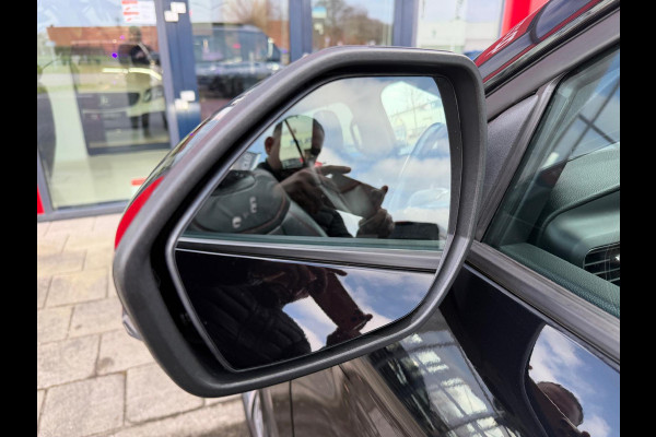 Ford Explorer 3.0 V6 EcoBoost PHEV ST-Line 7 persoon