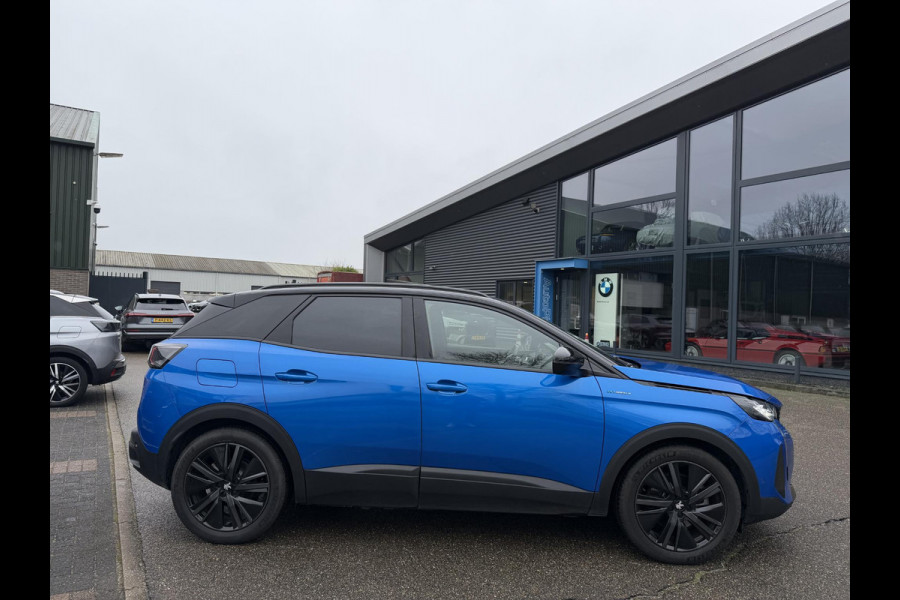 Peugeot 3008 1.6 HYbrid4 300 GT BLACK OPTIC BOMVOL! 22.000KM!| BLACK| STOEL VERWARMING | MASSAGE STOELEN | ELEKT. STOELEN MET GEHEUGEN | ADAPTIVE CRUISE | 12MND BOVAG GARANTIE | ELEKT. ACHTERKLEP | PANO DAK | FOCAL AUDIO|