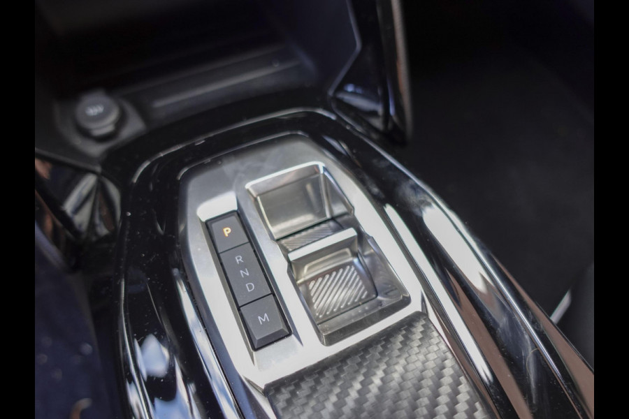 Peugeot 2008 1.2 PureTech 130pk Automaat Allure | Navigatie | Apple Carplay/Android Auto | 360 camera | Parkeersensoren | Blind Spot Assist | Adaptive Cruise Control | Stoelverwarming | Getinte ramen | Climate Control